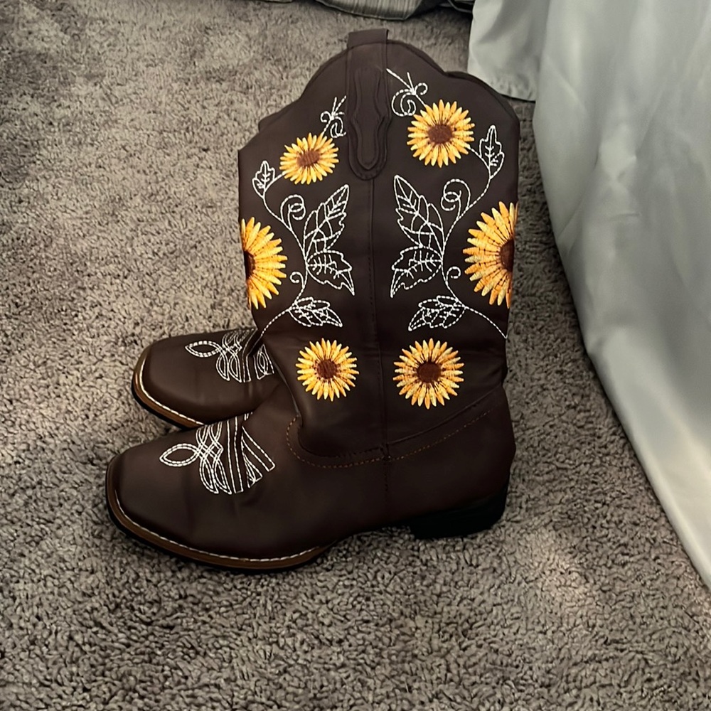Sunflower cowgirl boots